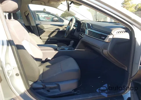 2025 Toyota Camry Le z USA, uszkodzony, nr VIN 4T1DAACK6SU074080